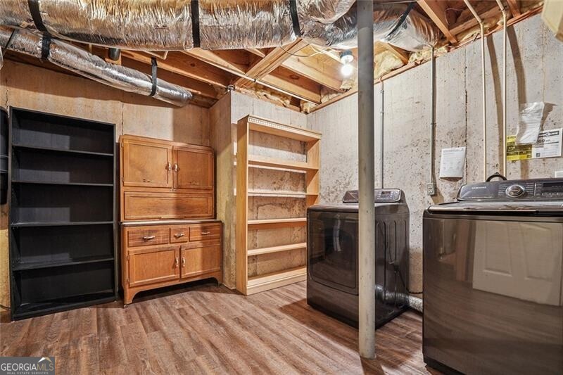 Cumming, Georgia 30041, United States, 5 Bedrooms Bedrooms, ,4 BathroomsBathrooms,Residential,Active,138029