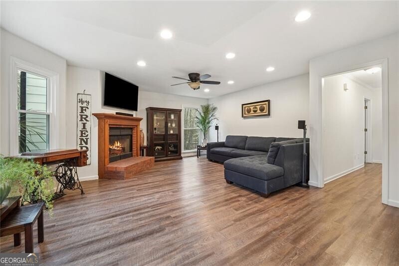 Cumming, Georgia 30041, United States, 5 Bedrooms Bedrooms, ,4 BathroomsBathrooms,Residential,Active,138029