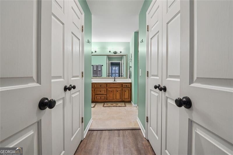 Cumming, Georgia 30041, United States, 5 Bedrooms Bedrooms, ,4 BathroomsBathrooms,Residential,Active,138029