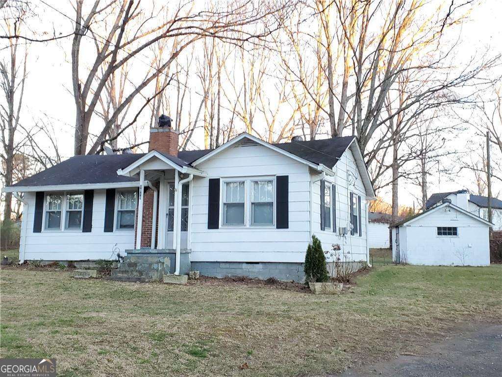 For showings, please contact Michelle at 770-569-3414. Cutel home in award winning school district in Lawrenceville, GA and very close to Buford, GA. Home has nice backyard, extra parking area. This lovely home has all wood floors. Ready to move in now with no hassle of HOA. Bring your boat, RV, camper, additional vehicles as this home has lot of space in the backyard. Home is near grocery store, Mall of GA in Buford with many restaurants and fun places to go to. Bring your imagination for an extravagant outdoor life experience!!Home is available for rent. Please call listing agent for showing- 770-572-1290