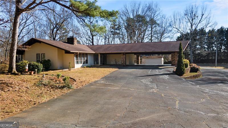 2499 E Maddox RD