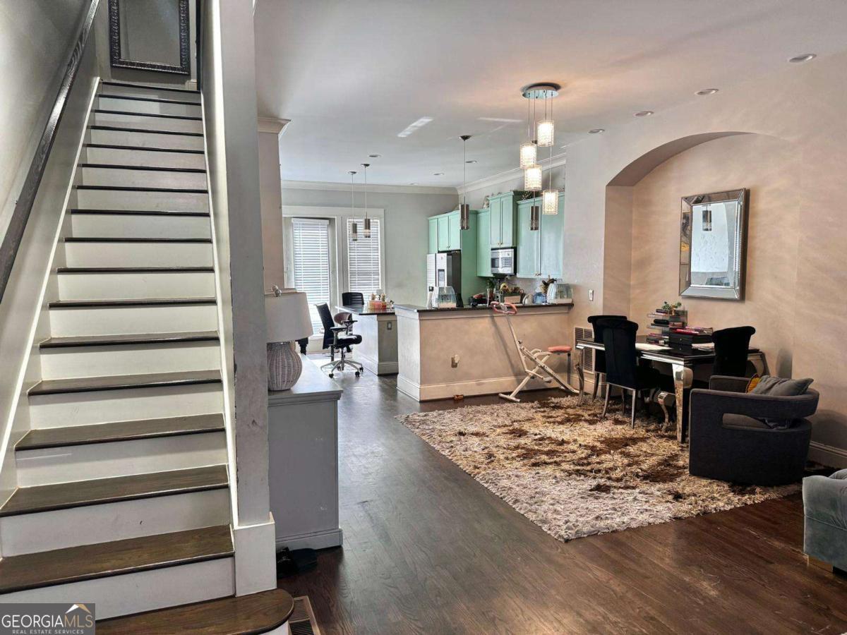 4666 Magnolia CMNS