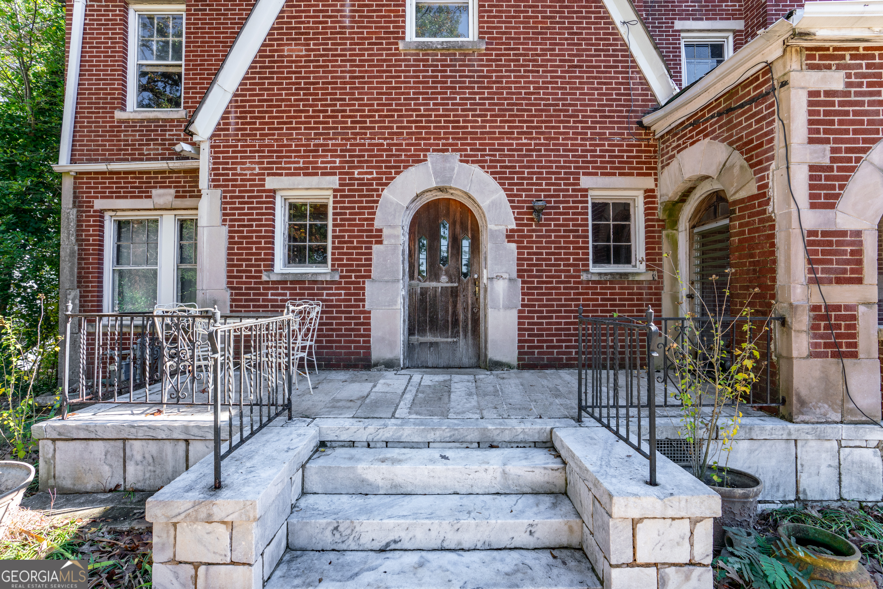 1225 Clifton RD