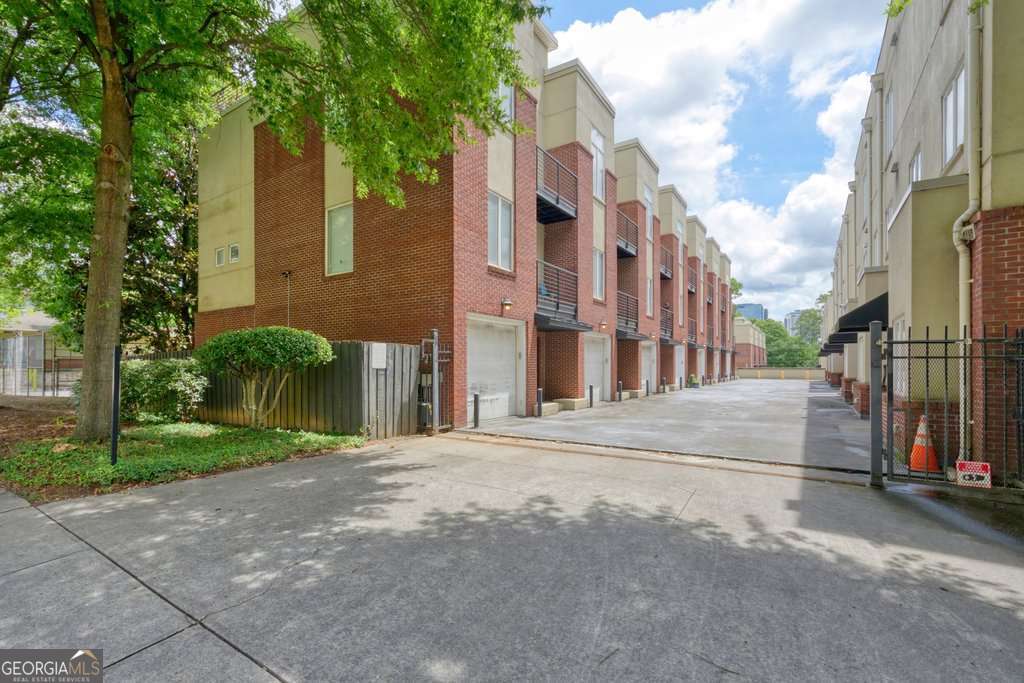 401 10th ST NW D215