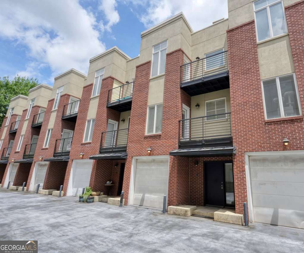 Photo of 401 10th Street NW #D215, Atlanta, GA 30318 (MLS # 10789772)