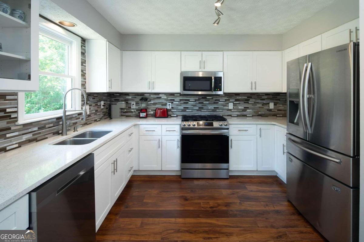 Abbotts Pointe - Residential