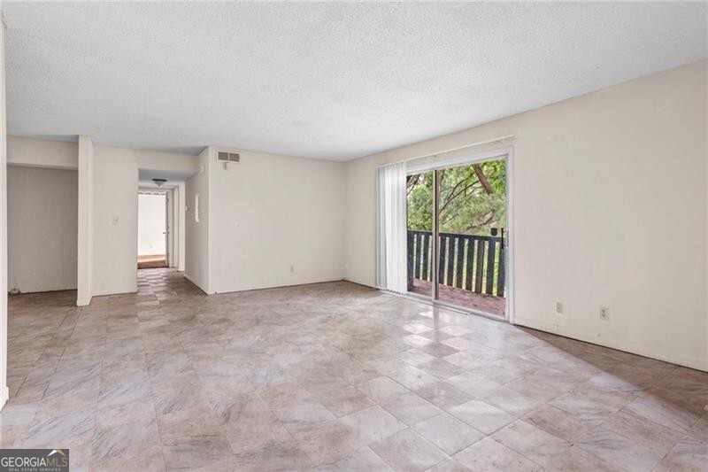 1315 Camelot DR