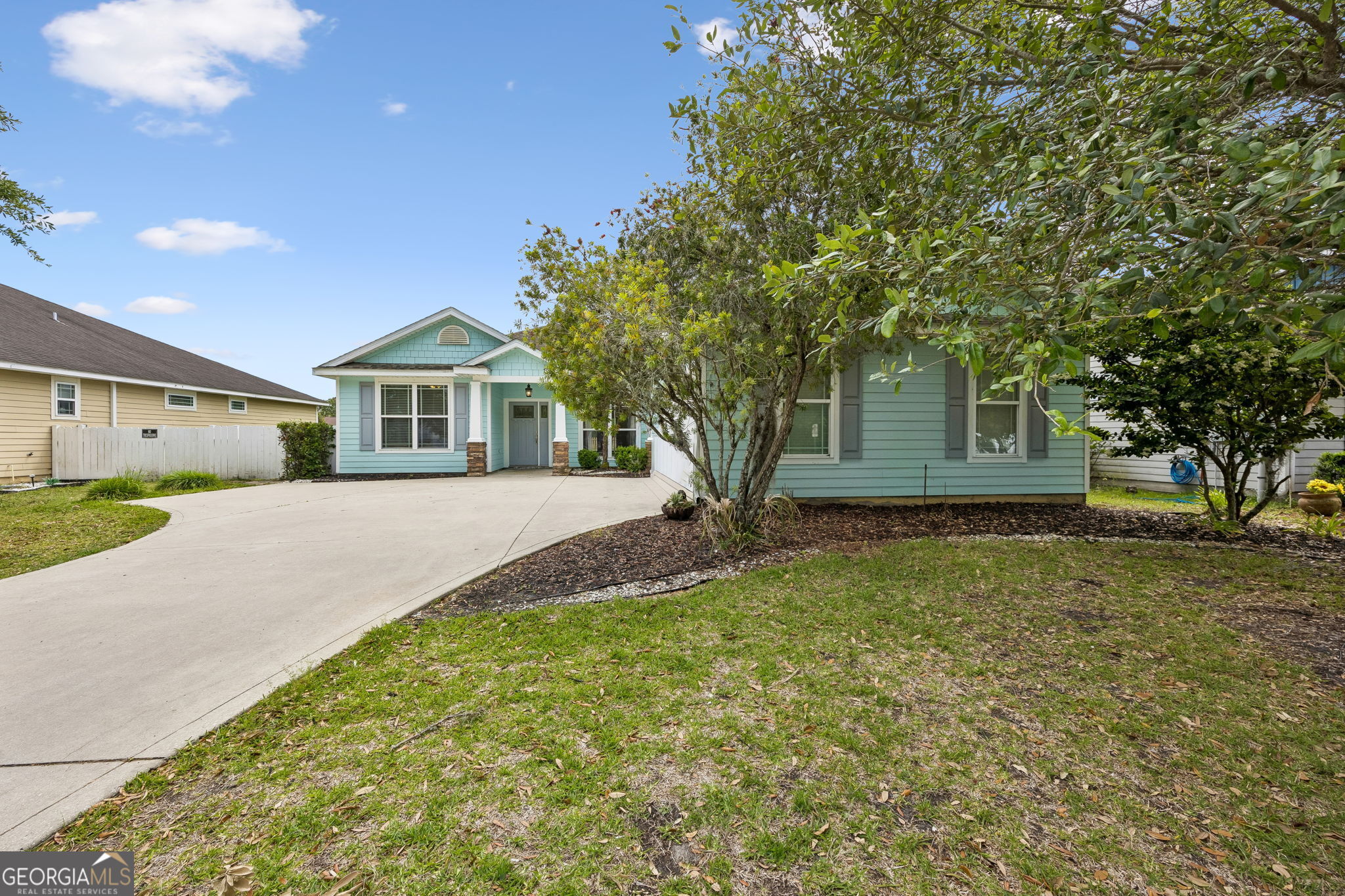 208 Waters Edge DR