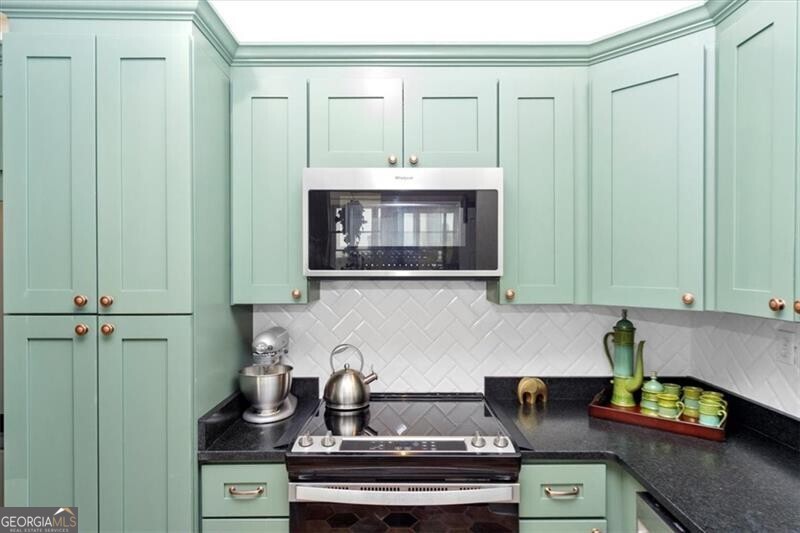 3060 Pharr Court North NW 423