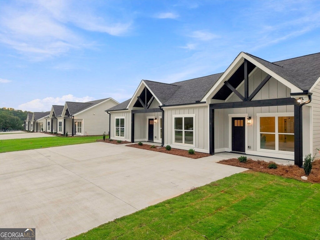 Photo of 46 CLAY Street, Hartwell, GA 30643 (MLS # 10845981)