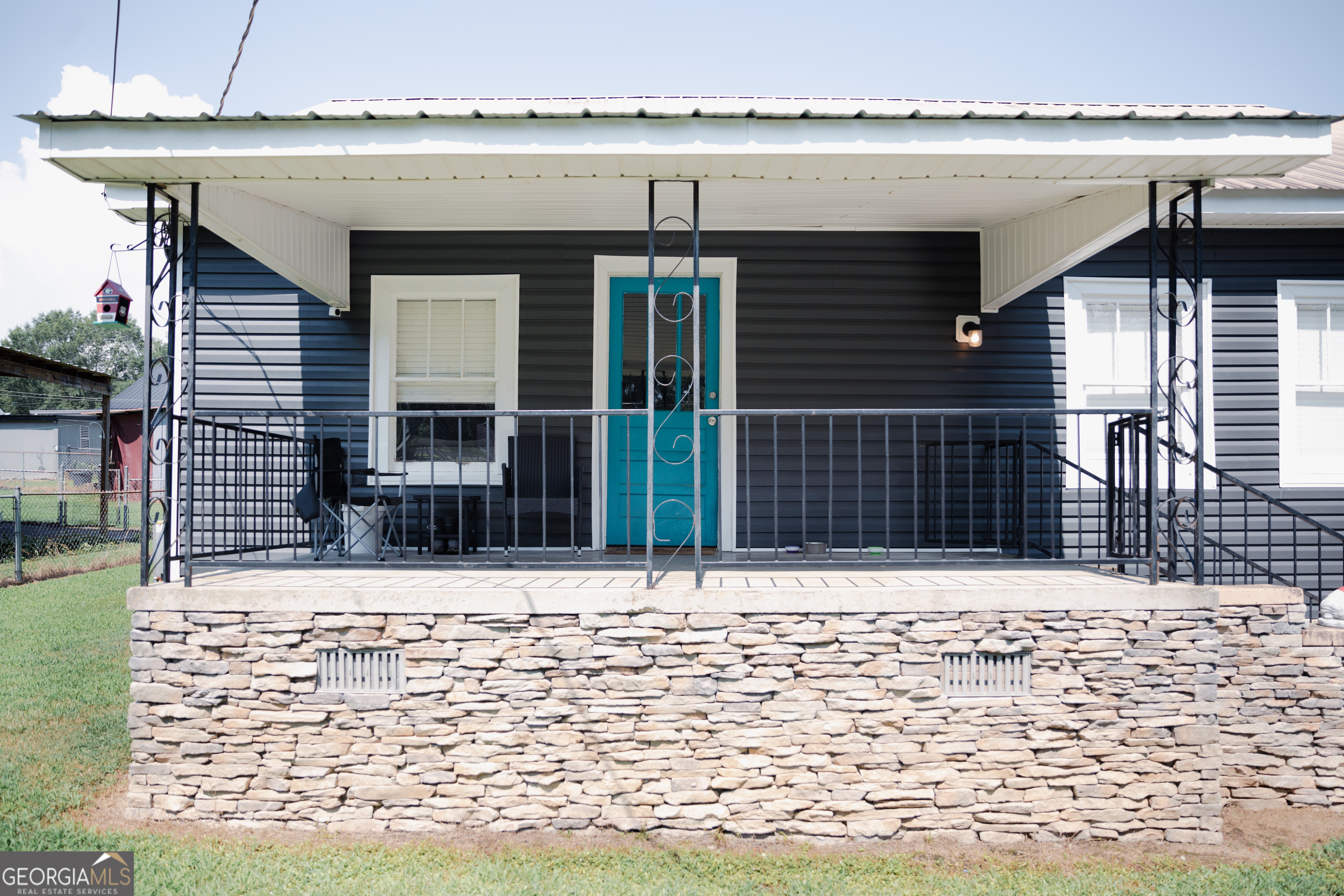 Charming 2-bedroom, 1-bathroom home located in the heart of Trion city limits! This cozy residence offers a welcoming front porch, spacious living area, and an eat-in kitchen with plenty of natural light. Enjoy the convenience of in-town living with easy access to schools, shopping, and local parks.