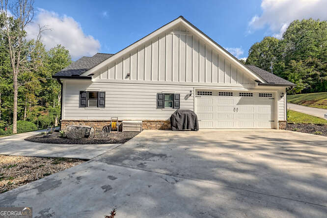 346 Woodland Lane