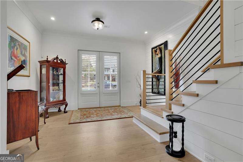 120 Chateau PL