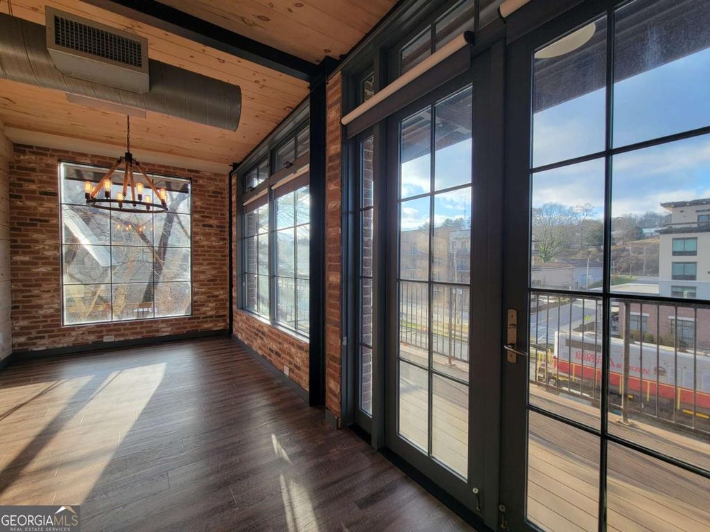 Photo of 550 East Main Stree, Blue Ridge, GA 30513 (MLS # 10721998)