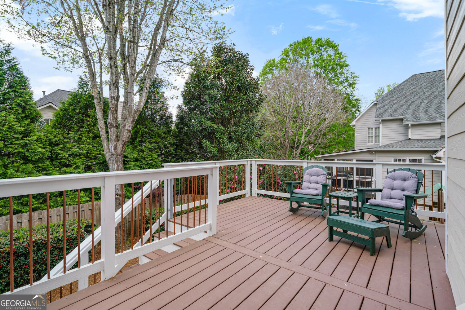 Roswell, Georgia 30075, United States, 5 Bedrooms Bedrooms, ,4 BathroomsBathrooms,Residential,Pending,115490