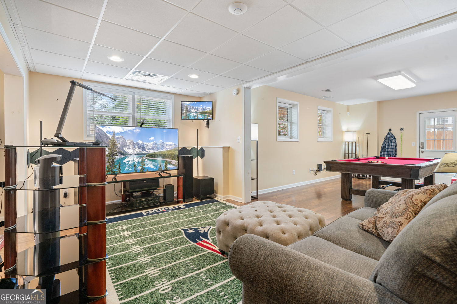 Roswell, Georgia 30075, United States, 5 Bedrooms Bedrooms, ,4 BathroomsBathrooms,Residential,Pending,115490