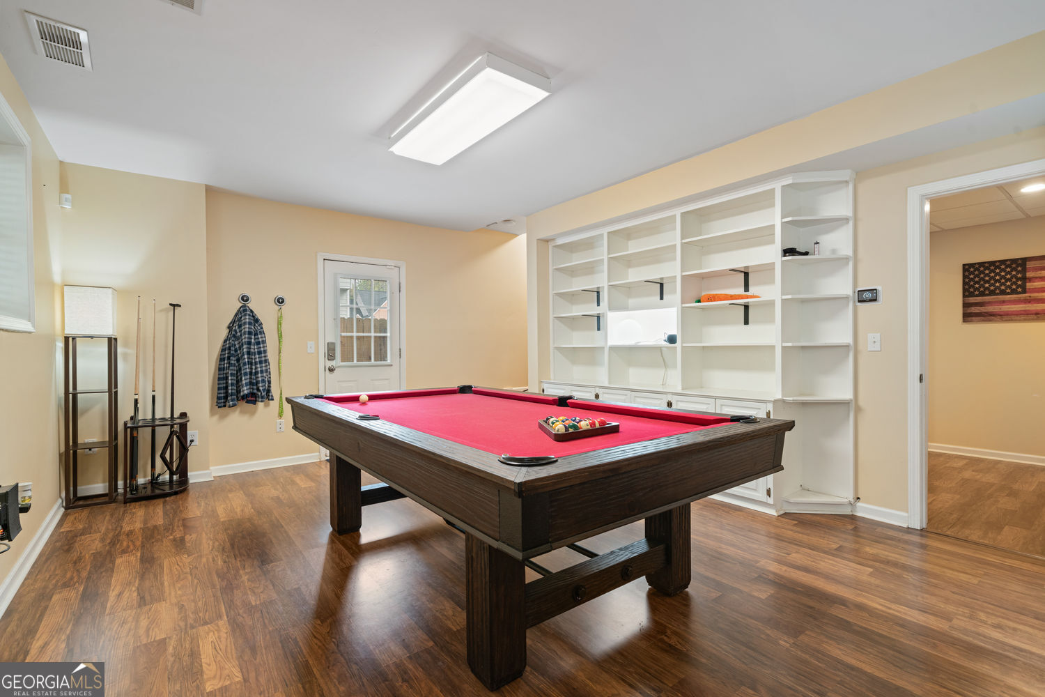 Roswell, Georgia 30075, United States, 5 Bedrooms Bedrooms, ,4 BathroomsBathrooms,Residential,Pending,115490