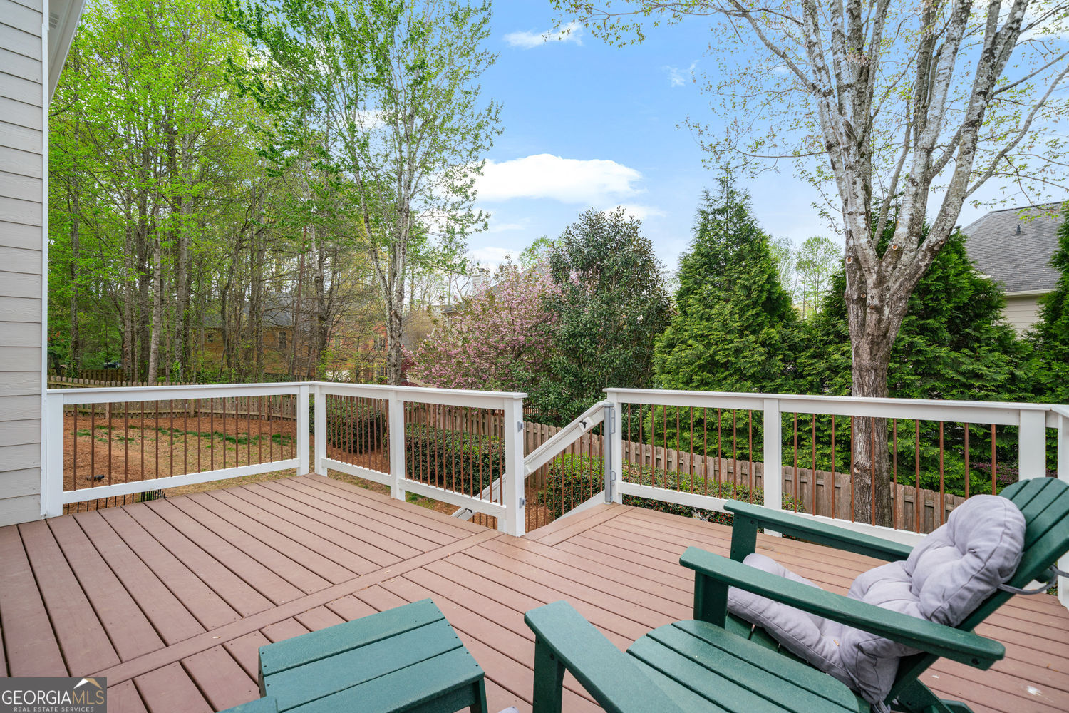 Roswell, Georgia 30075, United States, 5 Bedrooms Bedrooms, ,4 BathroomsBathrooms,Residential,Pending,115490