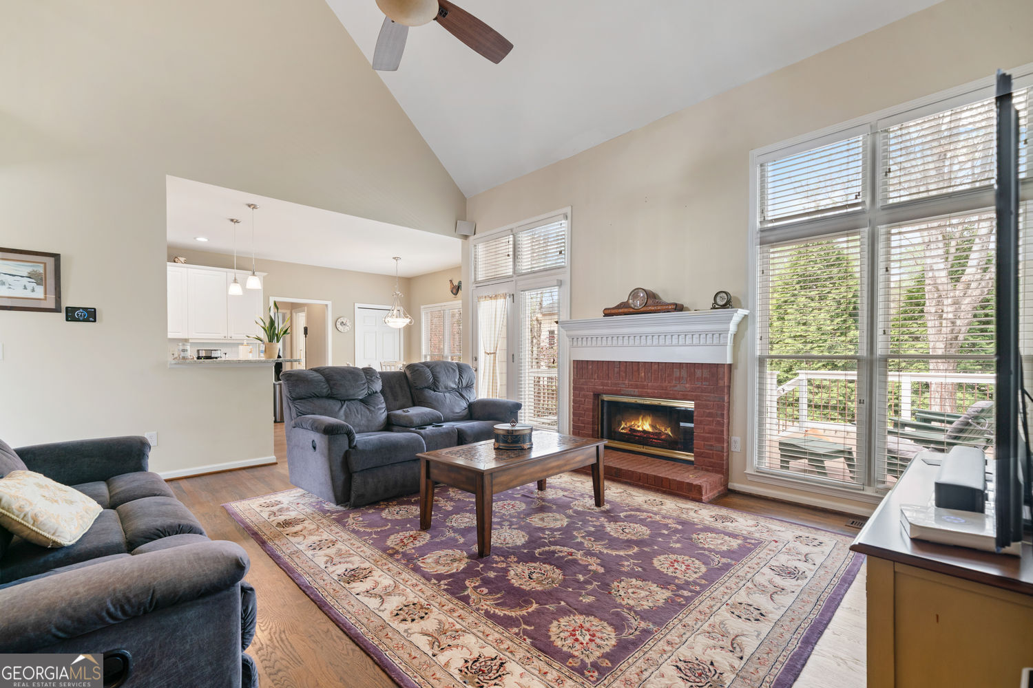 Roswell, Georgia 30075, United States, 5 Bedrooms Bedrooms, ,4 BathroomsBathrooms,Residential,Pending,115490