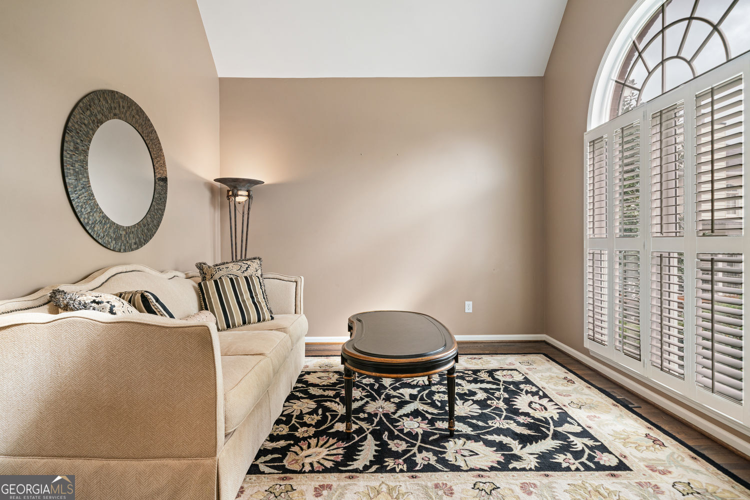 Roswell, Georgia 30075, United States, 5 Bedrooms Bedrooms, ,4 BathroomsBathrooms,Residential,Pending,115490