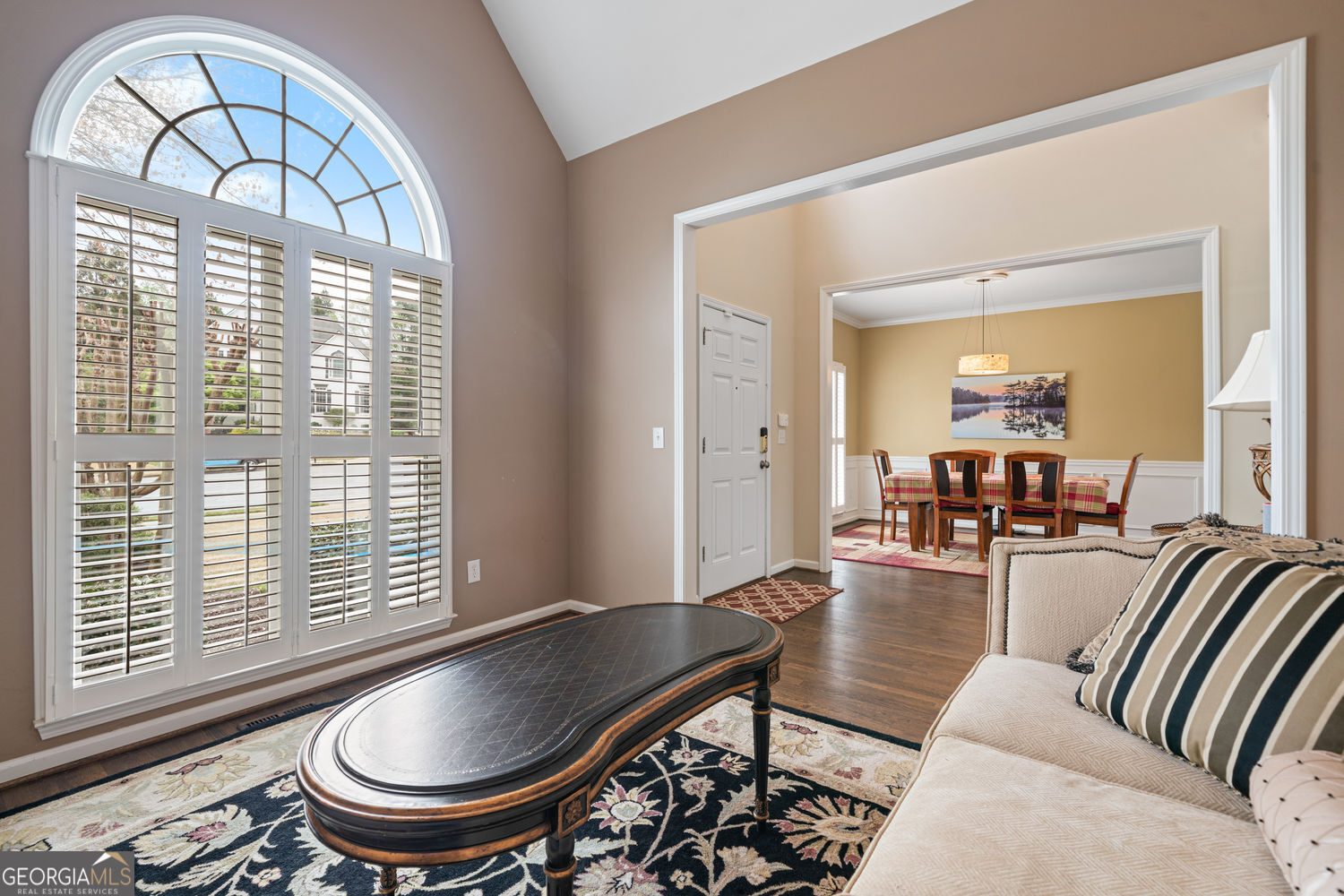 Roswell, Georgia 30075, United States, 5 Bedrooms Bedrooms, ,4 BathroomsBathrooms,Residential,Pending,115490