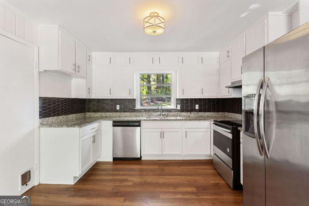 Photo of 1845 Fort Valley Drive SW, Atlanta, GA 30311 (MLS # 10728800)