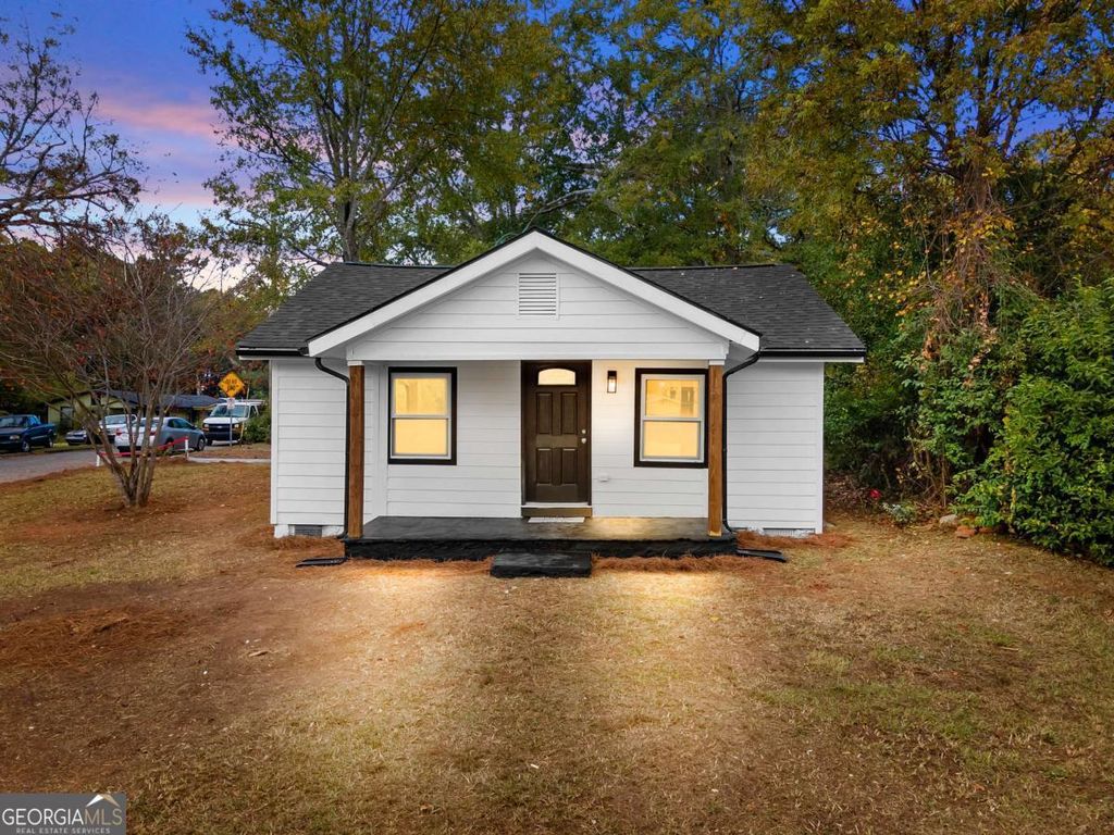 Photo of 118 Perry Street, Monroe, GA 30655 (MLS # 10721201)