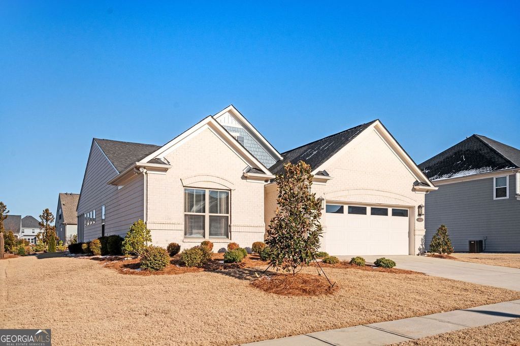 Photo of 412 Southbridge Pass, Peachtree City, GA 30269 (MLS # 10659622)