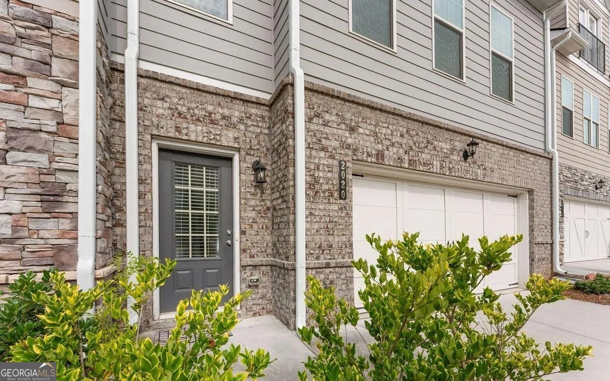 2020 Manor Pointe DR