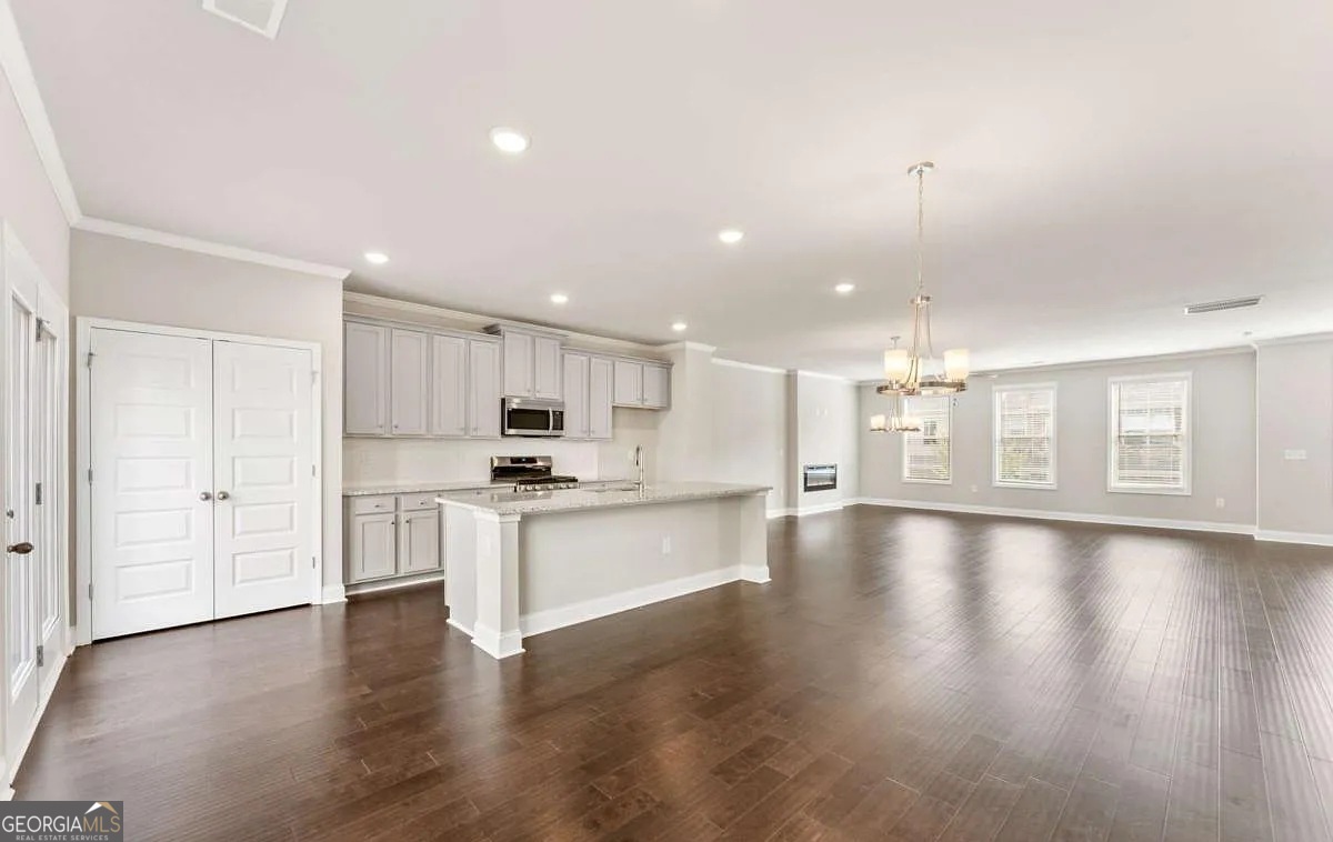 2020 Manor Pointe DR