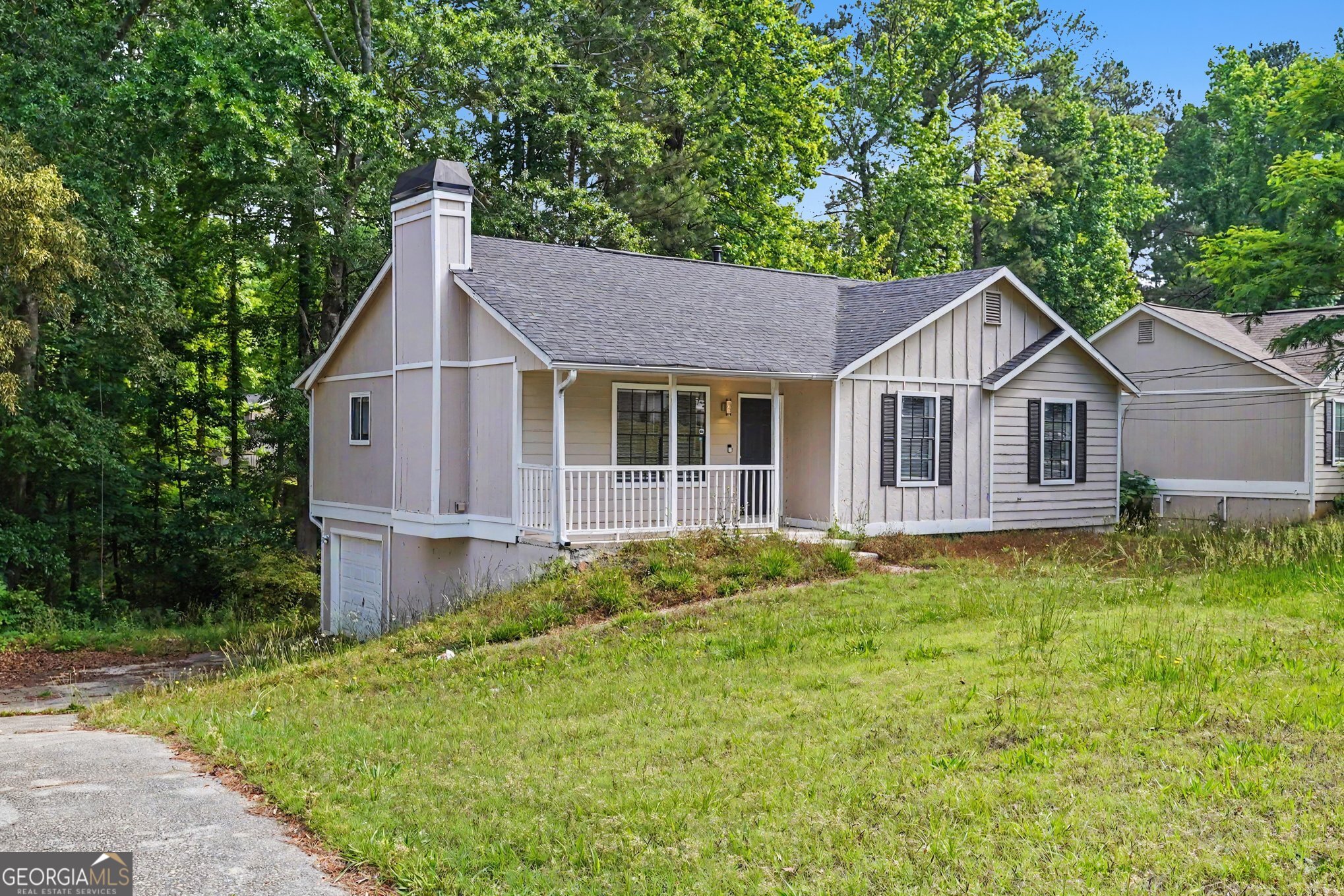 6092 Leverett DR