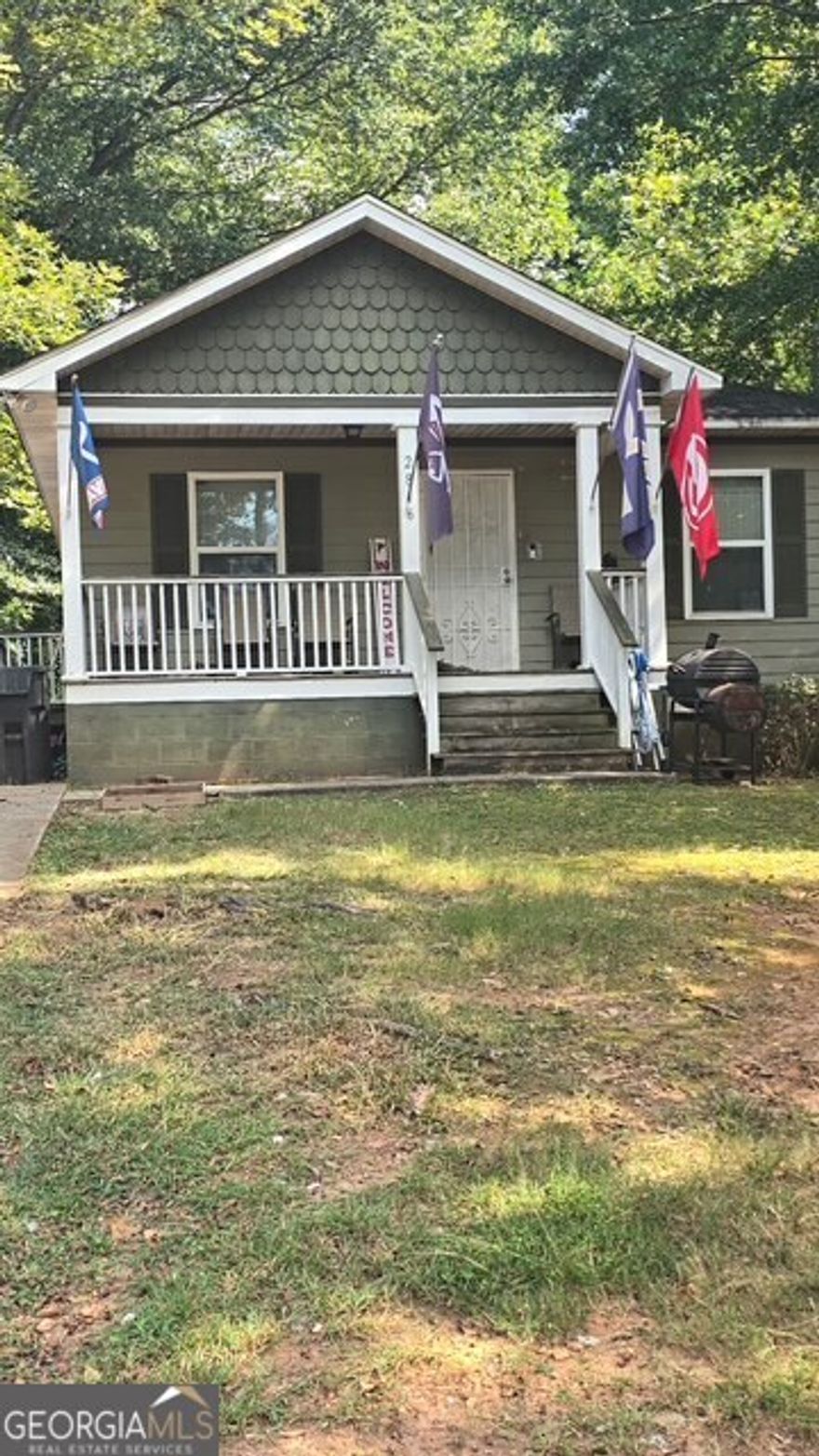 Welcome to 2816 Palm Drive - a beautifully updated home in the heart of East Point! This move-in ready gem features an open layout with flooring, fresh paint, and modern finishes throughout. Enjoy a stylish kitchen with bar countertops and stainless-steel appliances, spacious bedrooms, and updated baths. The large backyard is perfect for relaxing or entertaining, and the convenient location puts you minutes from downtown Atlanta, the airport, shopping, and dining. Perfect for first-time buyers or investors!