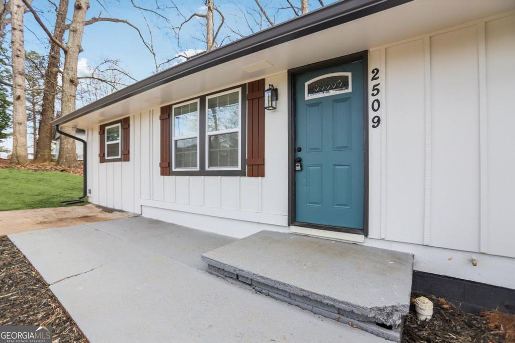 Photo of 2509 Bonita Court, Morrow, GA 30260 (MLS # 10705473)