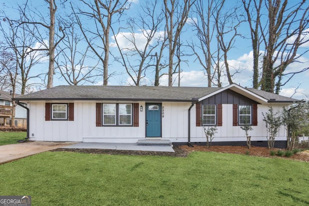 Photo of 2509 Bonita Court, Morrow, GA 30260 (MLS # 10705473)