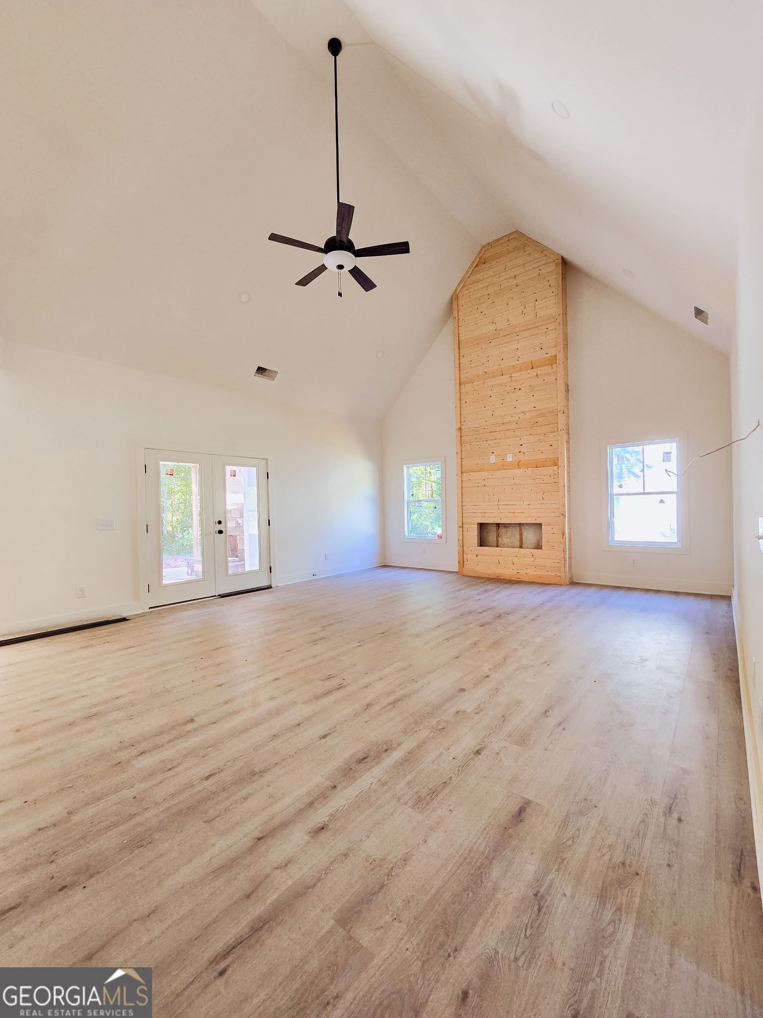 89 Huntington DR