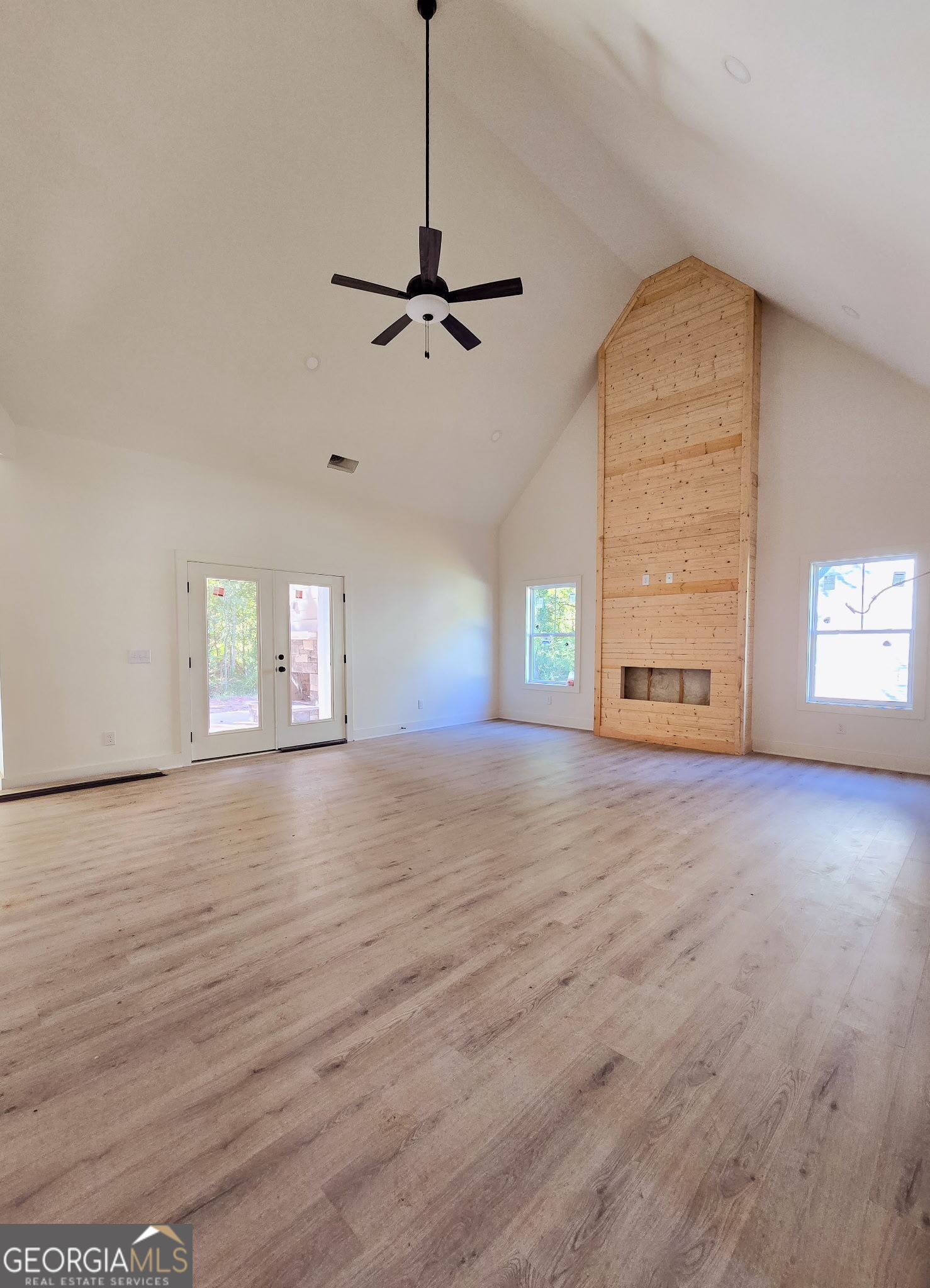 89 Huntington DR