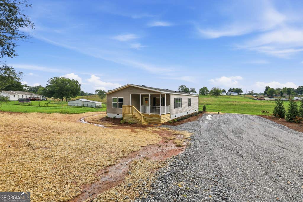 Photo of 915 Smith Loop Road, Demorest, GA 30535 (MLS # 10824626)