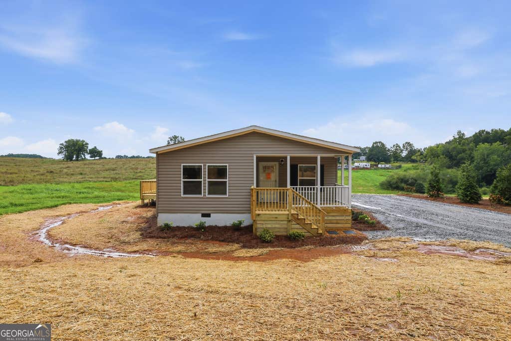 Photo of 915 Smith Loop Road, Demorest, GA 30535 (MLS # 10824626)