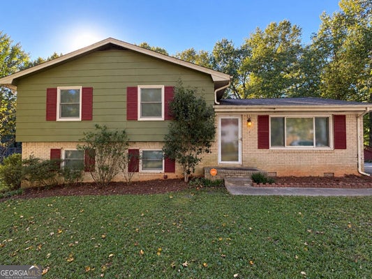 8321 MAGNOLIA DR, JONESBORO, GA 30238 - Image eea3e68a5d2bb45746b9a7c603641fb7/4113640408