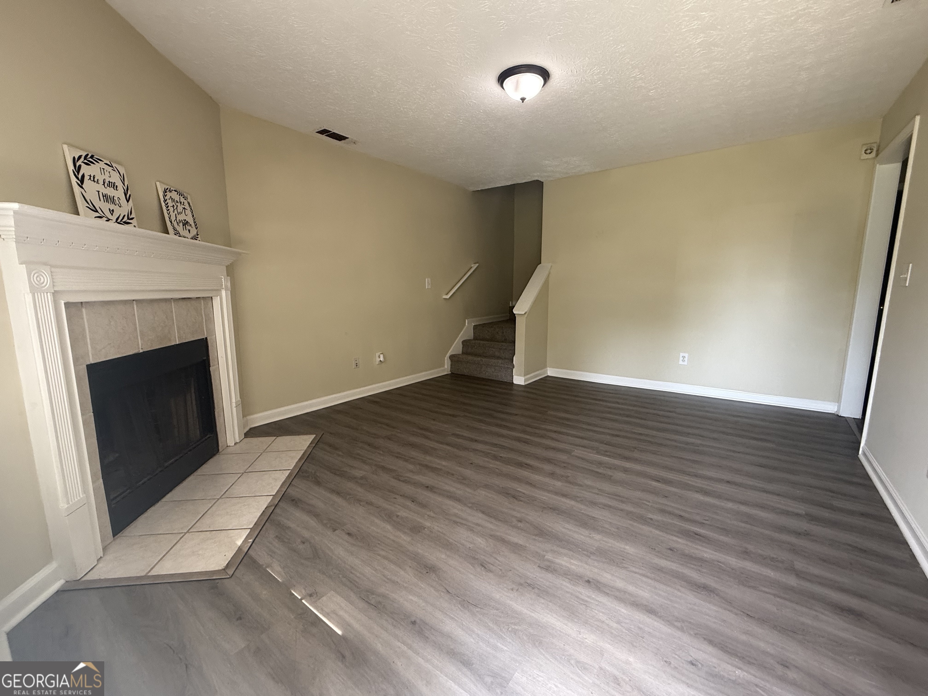 756 Glenshire CT