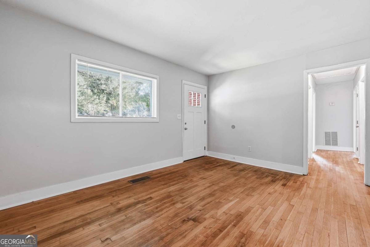 2889 Delray DR NW