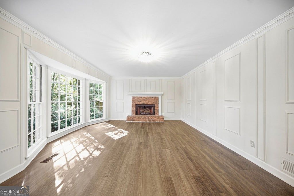 Photo of 305 Old Tree Trc TRCE, Roswell, GA 30075 (MLS # 10849496)
