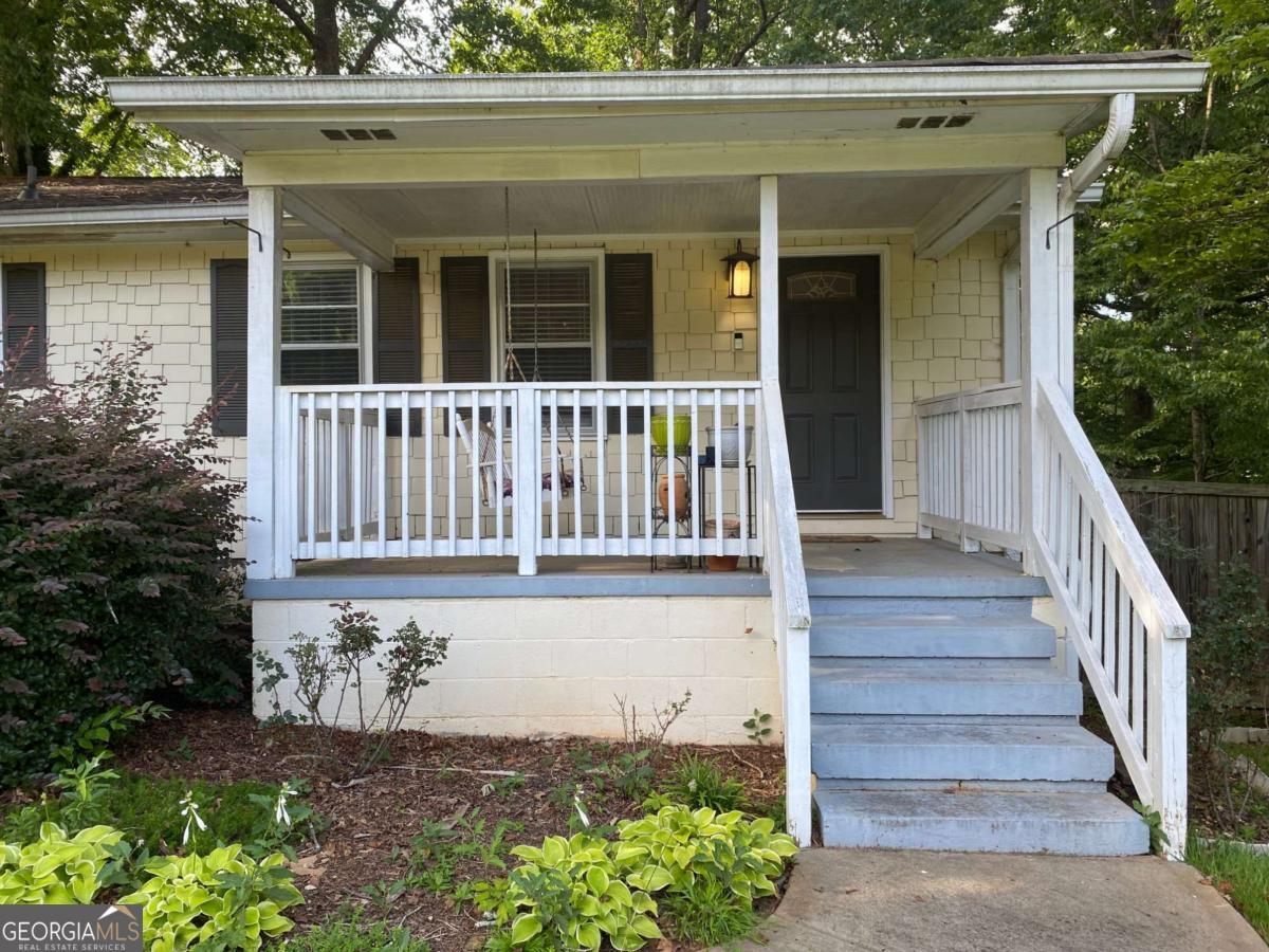 1003 Valley DR SE
