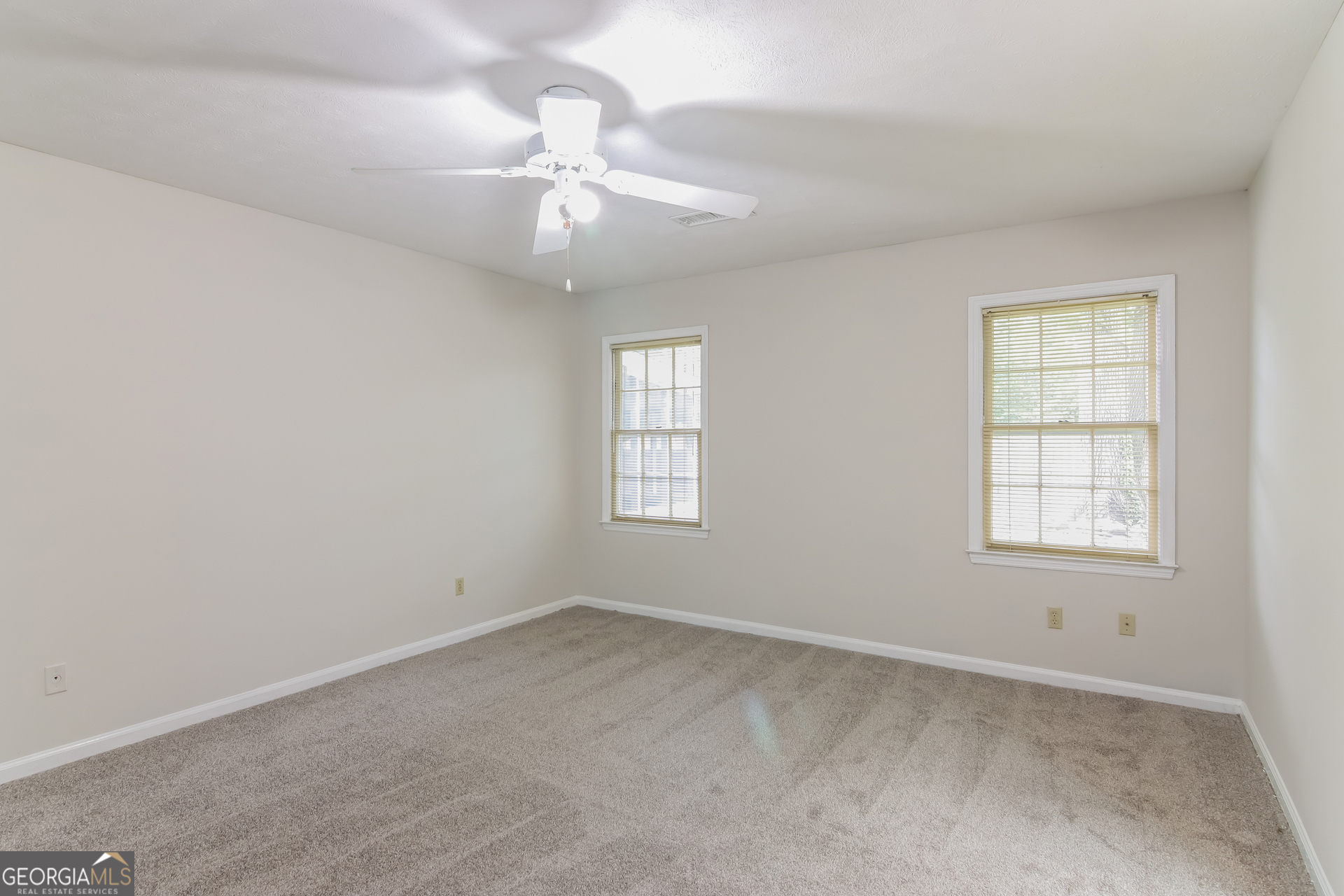 4303 Castlewood PKWY