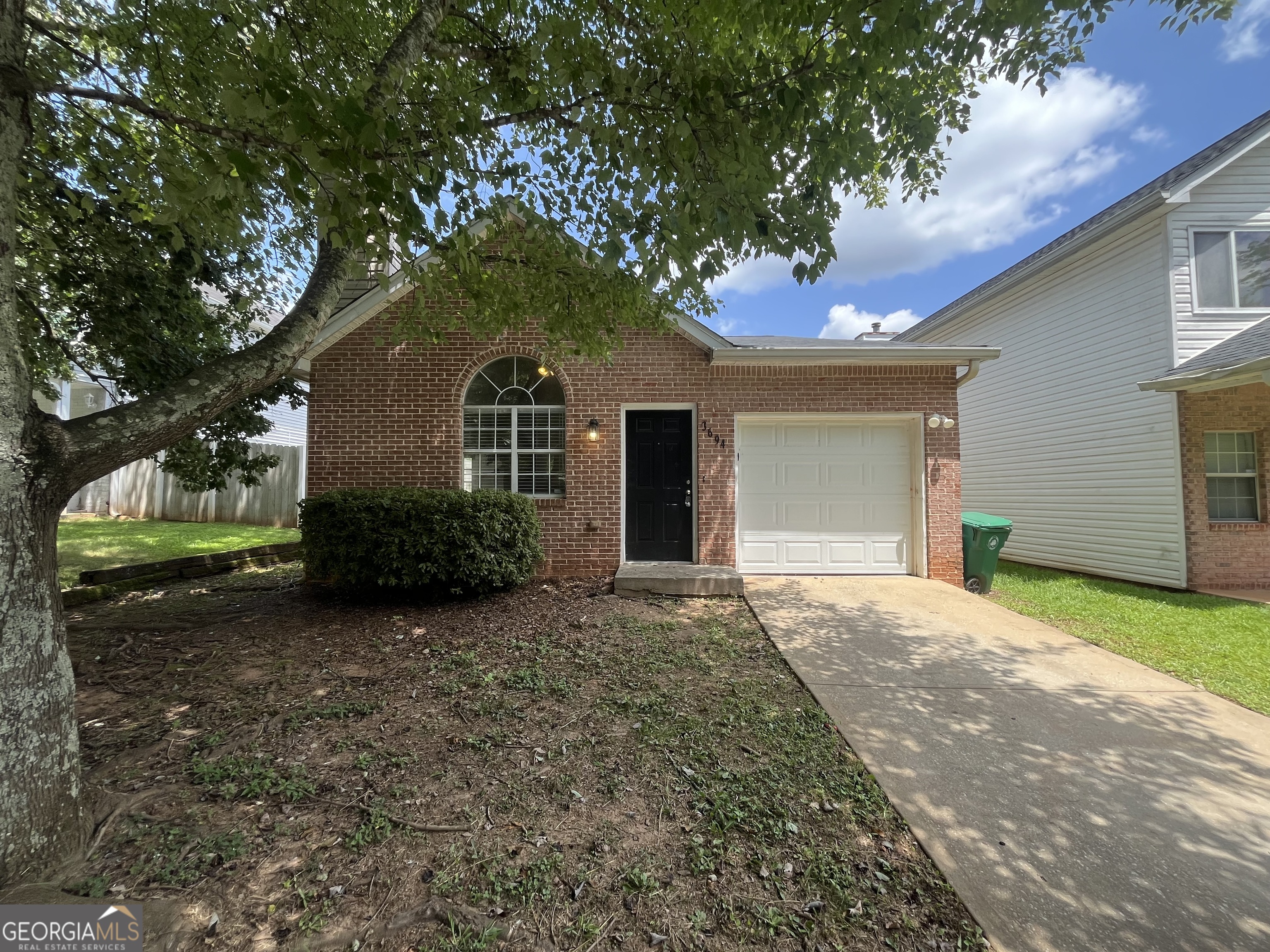 Charming 3 Bedroom, 2 Bath Home in Decatur Discover comfort and convenience in this well-maintained 3 bedroom, 2 bath home located in an established Decatur community. This home offers great curb appeal with a brick front, a 1-car garage, and easy-to-maintain landscaping. Inside, you'll find a bright and welcoming great room featuring vaulted ceilings, large windows, and a cozy fireplace. The galley-style kitchen offers ample counter space, stained wood cabinets, and a breakfast room that opens to a private patio and backyard-perfect for relaxing or entertaining. The master suite includes a full bath with a soaking tub and tub/shower combo, all thoughtfully laid out on one level for easy living. Key Features: 3 Bedrooms, 2 Bathrooms Vaulted Ceilings & Fireplace in Great Room Galley-Style Kitchen with Breakfast Area Private Patio & Backyard 1-Car Garage Low-Maintenance, Single-Level Living Location Highlights: Easy access to I-285 and I-20 Close to Downtown Atlanta, Emory University, and Georgia State University Perimeter Campus Convenient to shopping, dining, and parks.Excalibur Homes does not advertise on Facebook or Craigslist. Be advised that the sq ft and other features provided may be approximate. Prices and/or availability dates may change without notice. Lease terms 12 months or longer. Application fee is a non-refundable $75 per adult over 18 years of age. One-time $200 Administrative fee due at move-in. Most homes are pet-friendly. Breed restrictions may apply. Rental insurance required