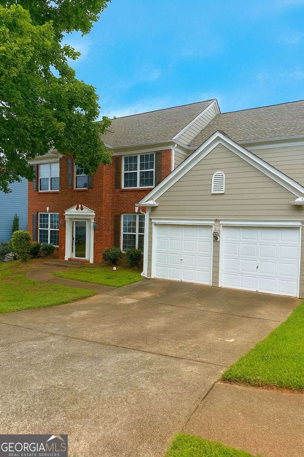 Welcome to this beautifully maintained 4-bedroom, 2.5-bath home in the Heritage Club subdivision. Enjoy an open floor plan, oversized master bedroom features a spacious bathroom and a large walk-in closet, both offering lovely views of the garden. Located just 13 minutes from Kennesaw State University, this home is also close to shopping, dining, and major highways. The community includes access to a swimming pool, playground, tennis courts, and basketball courts. Schedule your tour today - A true gem in a prime location