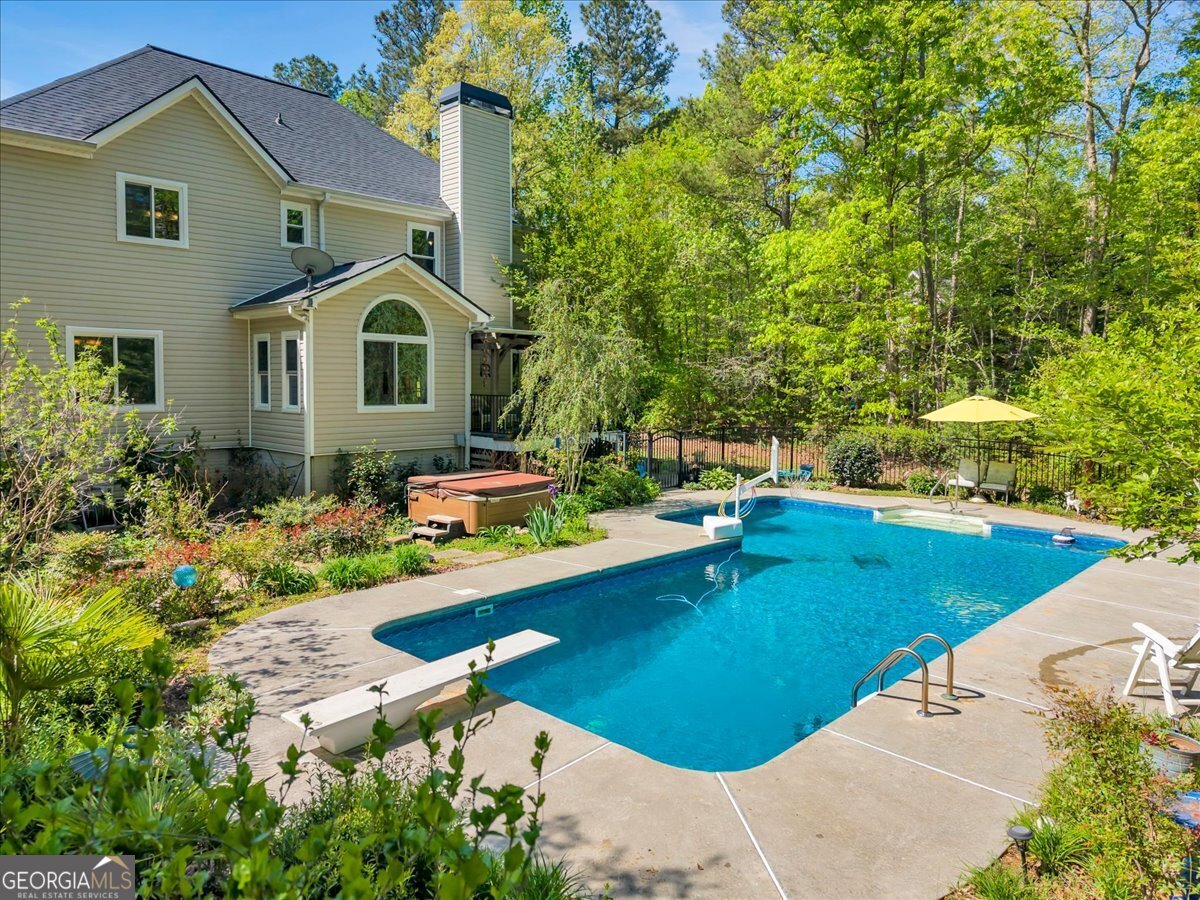 260 Kensington DR