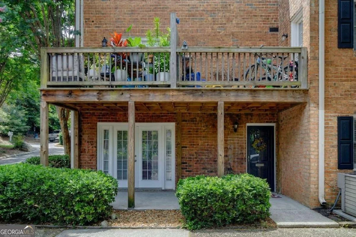 6520 Roswell Road Unit 30