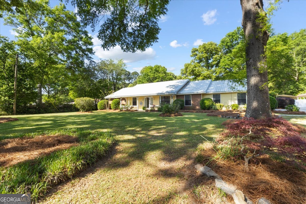 111 Mack LN