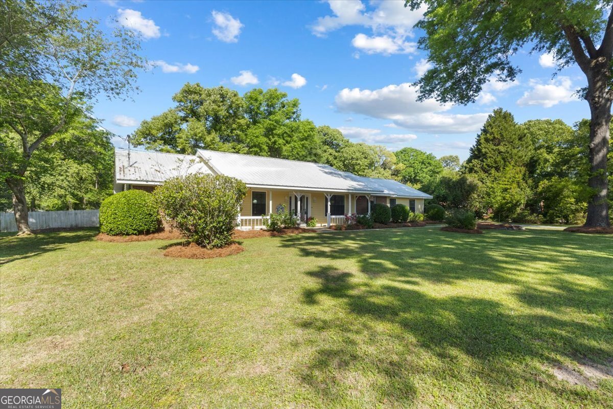 111 Mack LN